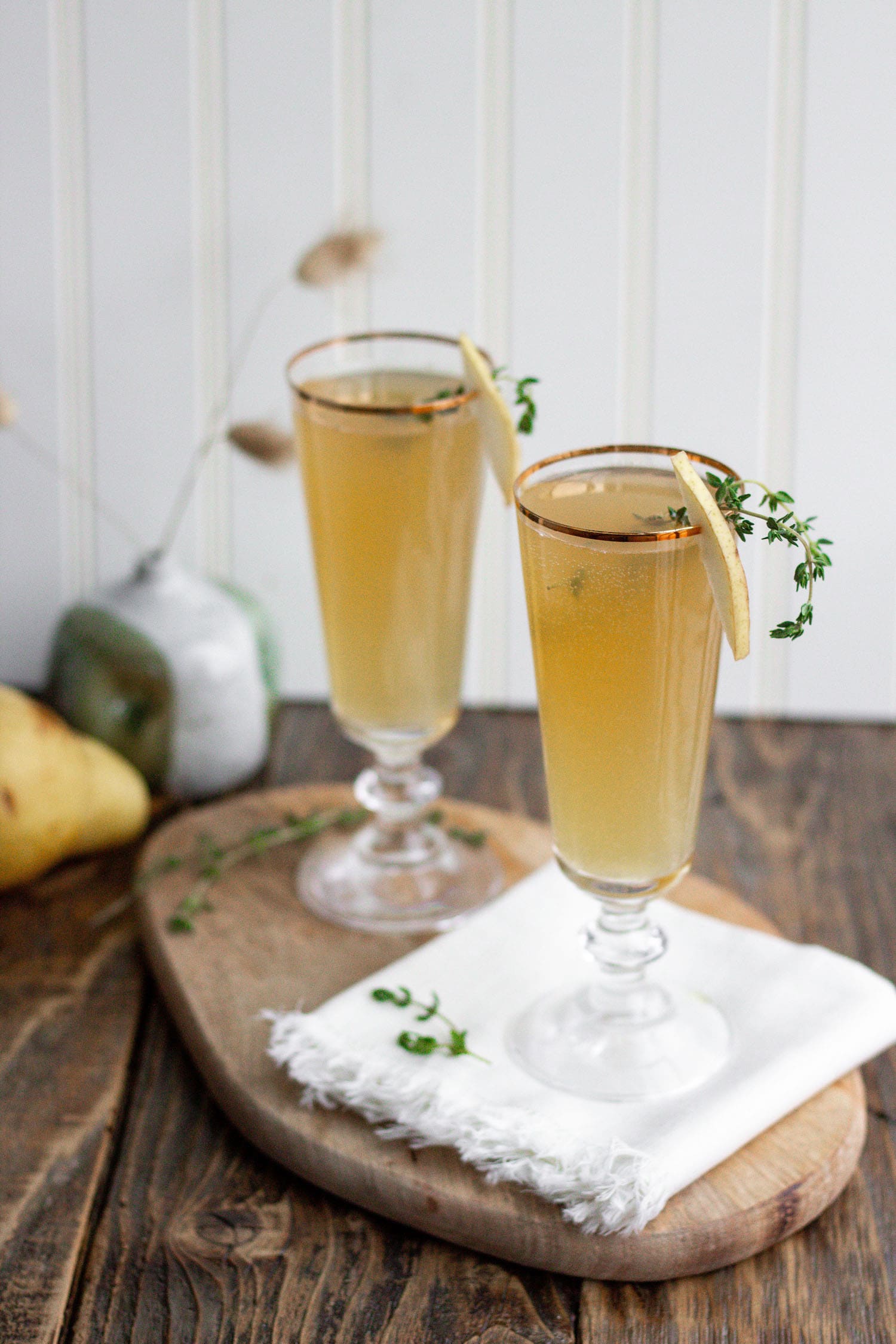 13 Thanksgiving Cocktails: Pear and Apple Cider Mimosa