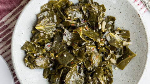 Simple Garlic Sauteed Collard Greens - Yup, it's Vegan