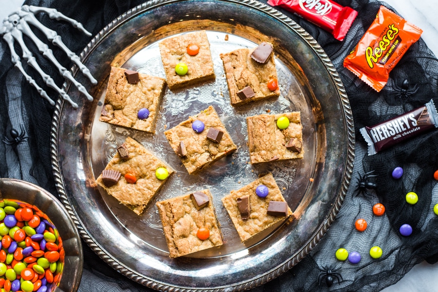 M&M's Crispy Blondies Recipe